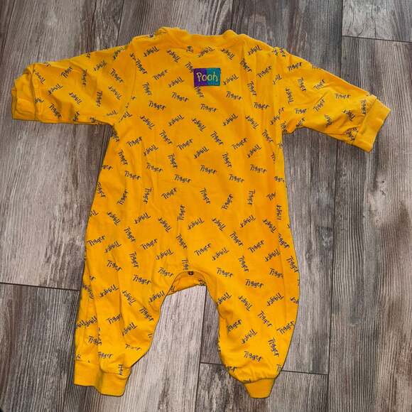 Vintage Disney Store Winnie The Pooh Tigger Embroider Romper Yellow 12 Months - Picture 3 of 5